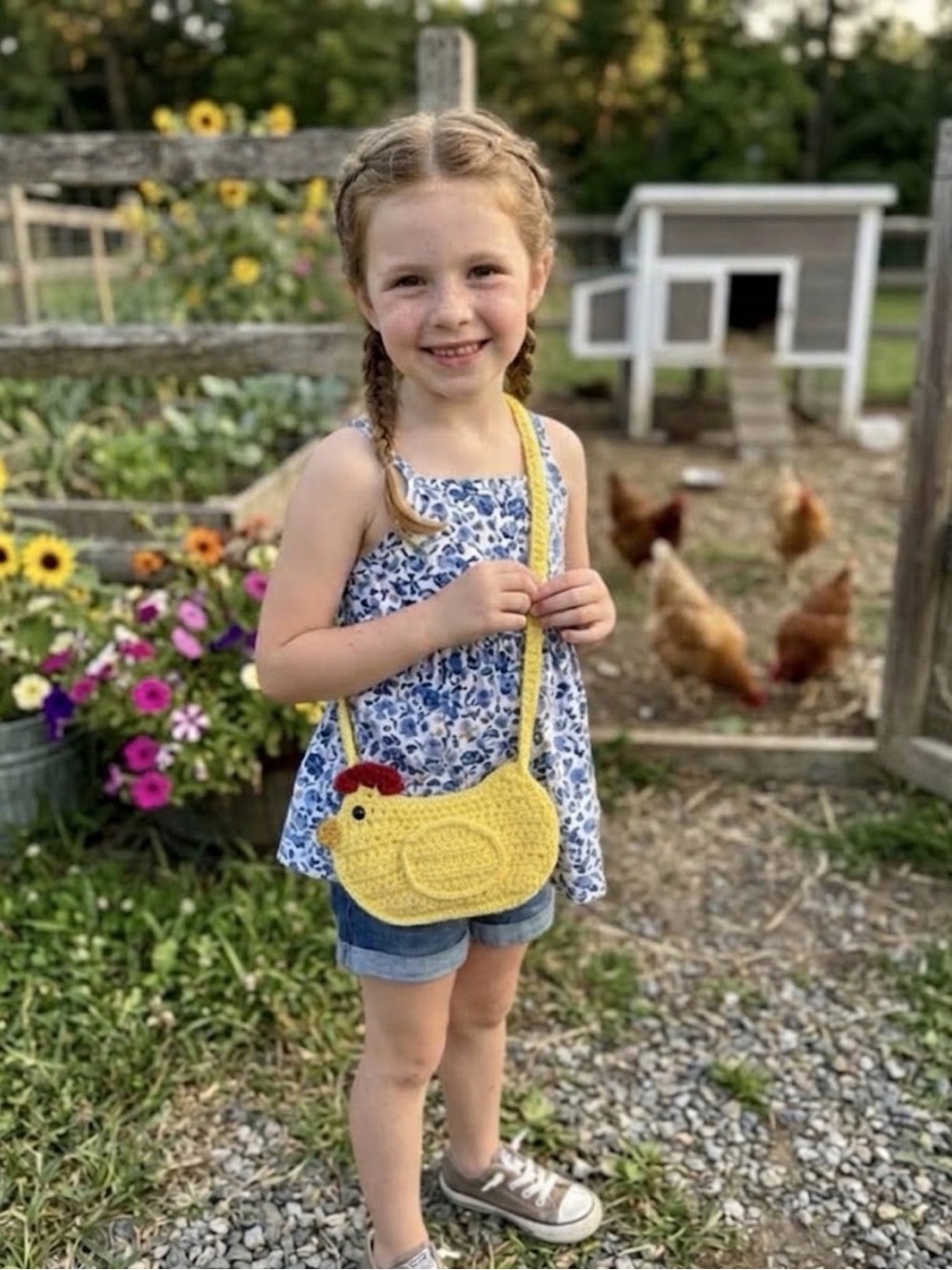 Small (kid size) yellow chicken purse